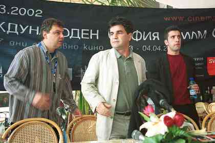 Световно известният ирански режисьор Джафар Панахи (в средата) на откриването на 6-то издание на София филм фест